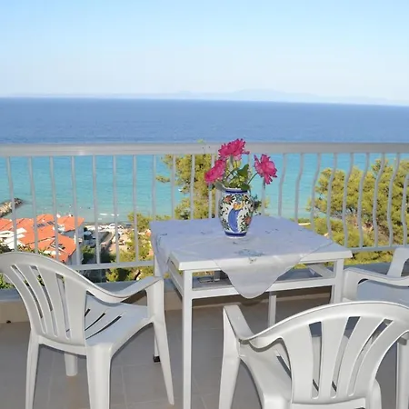 Nikos Kallithea * Kallithea (Chalkidiki)